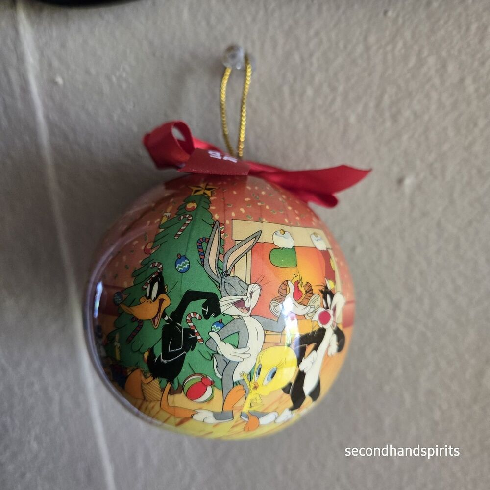 Looney Tunes Matrix  1995 Bugs Daffy Tweety Sylvester Christmas Ornament Used